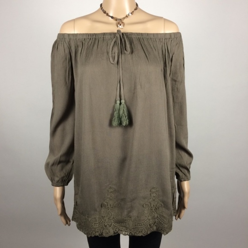 Ellie & Kate 2-way Peasant Top w/Lace Detail - Picture 4 of 7